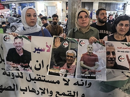 الاحتلال يتجاهل الحالة الصحية للأسير زهير أبو ميزر