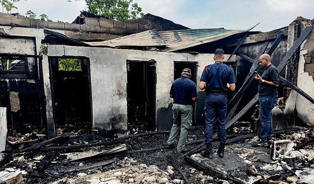 غيانا: 19 قتيلا في حريق مدرسة تسبب فيه طالب بسبب مصادرة هاتفه 