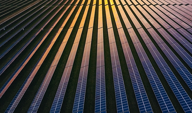الاستثمارات في مجال الطاقة الشمسيّة ستتجاوز الاستثمارات في استخراج النفط