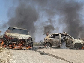 إصابات إحداها خطيرة وإحراق مركبات في اعتداء للاحتلال والمستوطنين شرق رام الله