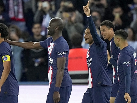 باريس سان جيرمان على بعد نقطة من حسم لقب "موسمه الاستثنائي"