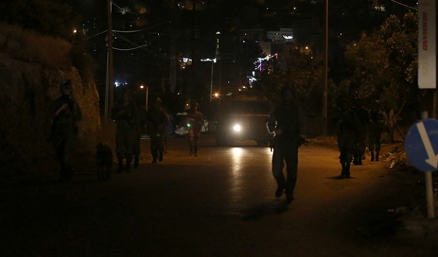 الاحتلال يسارع إلى اتخاذ إجراءات أمنية في مستوطنة بعد إصابة طفل برصاصة طائشة