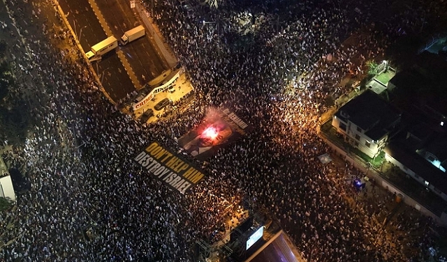 للأسبوع الحادي والعشرين على التوالي: تجدد الاحتجاجات ضد حكومة نتنياهو وإضعاف القضاء