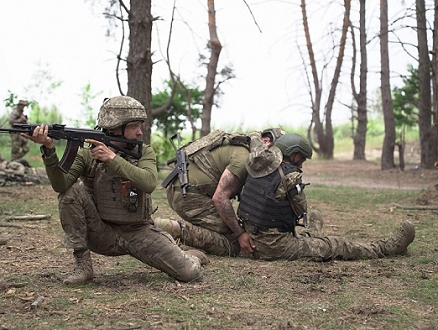 روسيا تعلن أنها صدّت محاولة "غزو" أوكرانية لأراضيها بدبابات وجنود