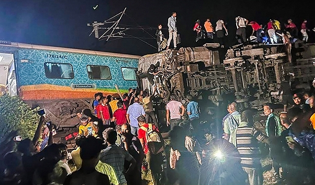 الهند: 50 قتيلا واكثر من 500 جريح في تصادم بين عدة قطارات في ولاية أوديشا