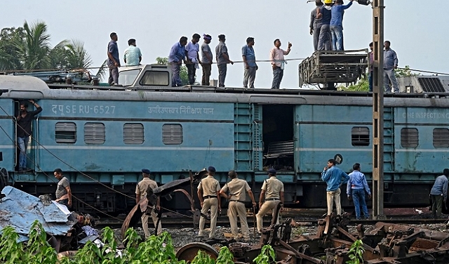 السلطات الهندية تحدد أسباب حادث القطارات و