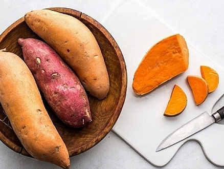 الفرق بين البطاطا الحلوة والبطاطا: القيمة الغذائية واختلاف الطعم