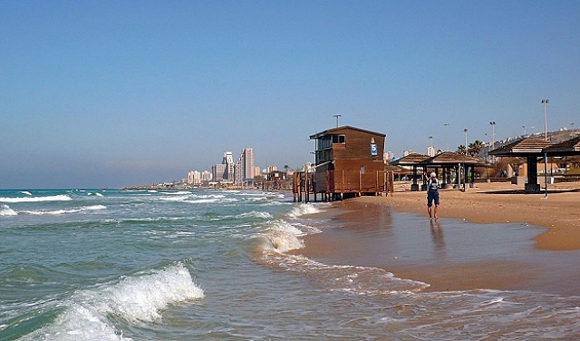 وزارة الصحة تحذّر من السّباحة في شواطئ حيفا الجنوبية