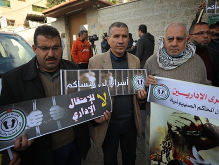نادي الأسير: الاحتلال يهدد أسرى إداريين على خلفية قرار الإضراب عن الطعام