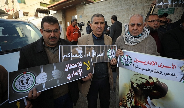 نادي الأسير: الاحتلال يهدد أسرى إداريين على خلفية قرار الإضراب عن الطعام