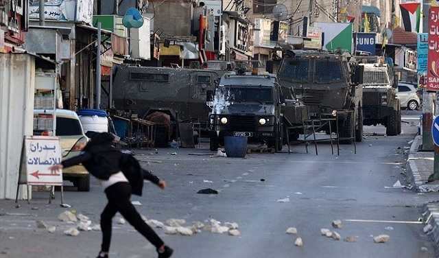 مخيم بلاطة: استشهاد شاب برصاص الاحتلال وإصابة 9 فلسطينيين