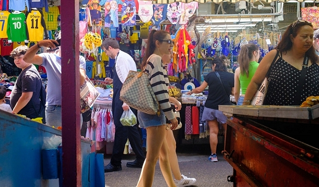 مؤشر أسعار المستهلكين يرتفع بنسبة طفيفة والتضخم في إسرائيل يتراجع إلى 4.6%