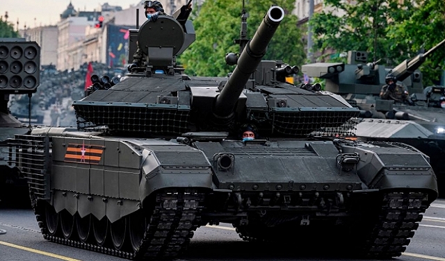 وزير الدفاع الروسي يدعو إلى زيادة إنتاج الدبابات للجيش