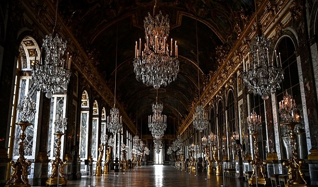 فرنسا: قصر فرساي الشهير يفتح أبوابه للزوار 