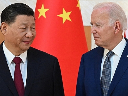 بايدن يصف الرئيس الصيني بـ"الديكتاتور"