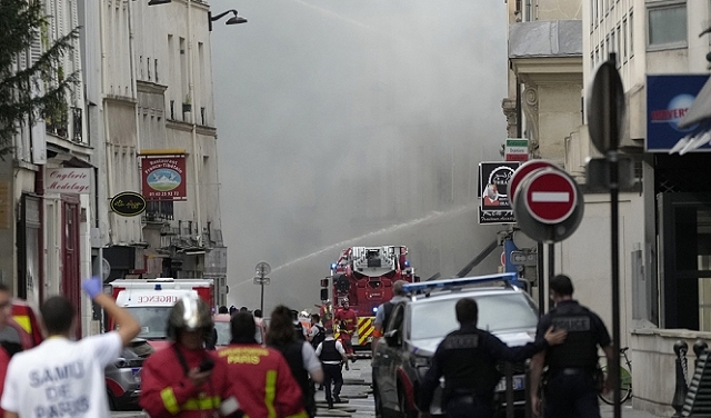 إصابات في حريق كبير وانهيار مبنى بشكل جزئي وسط باريس