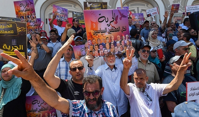 تونس: رفض تسريح مُعارضة وقلق أممي إزاء انتهاكات الحريات