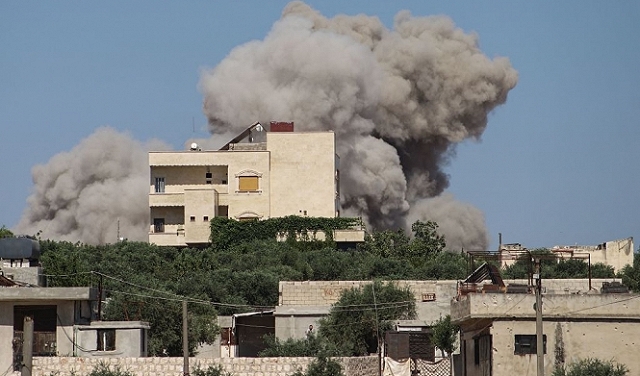 شمال سورية: مقتل 11 شخصا بينهم 9 مدنيين وإصابة 30 آخرين بقصف روسي