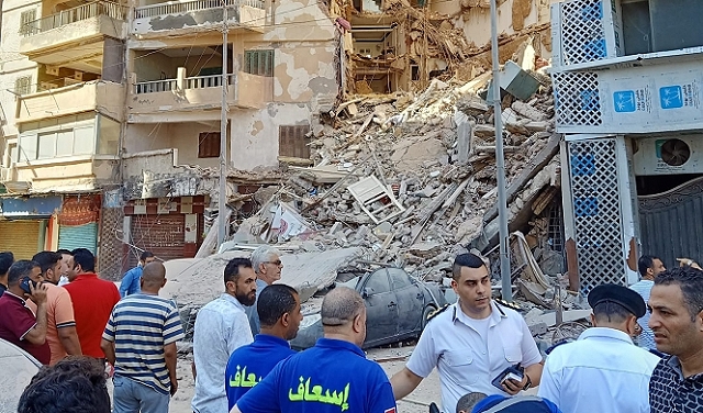 مصر: انهيار مبنى من 13 طابقا في الإسكندرية