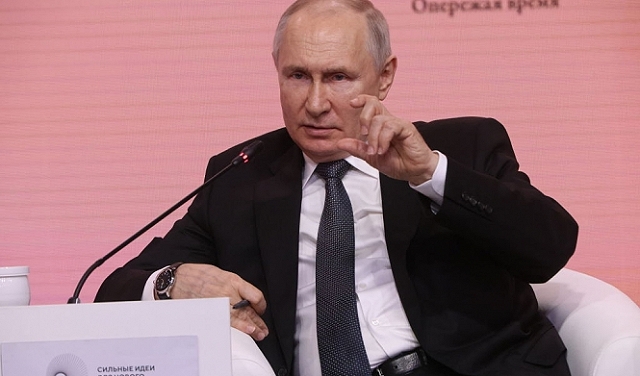 يحذر الاتحاد الأوروبي من أن ضعف بوتين يزداد سوءًا 