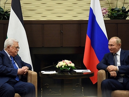 عباس وبوتين يبحثان تعزيز العلاقات الثنائية والتطورات الفلسطينية والروسية