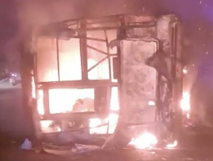 25 قتيلا جراء اندلاع حريق في حافلة بالهند