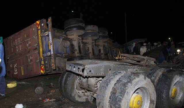 كينيا: شاحنة تنحرف عن مسارها وتقتل 51 شخصا في سوق شعبي