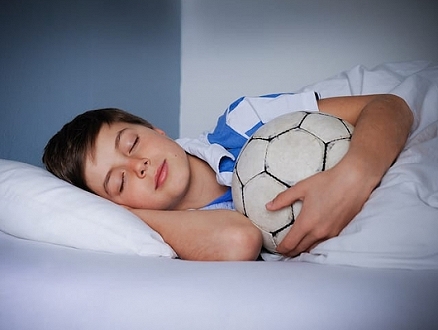 تأثير النوم على الأداء الرياضي