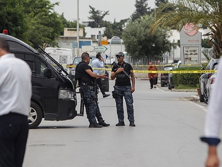 طعن رجل أمن تونسي واعتقال المهاجم