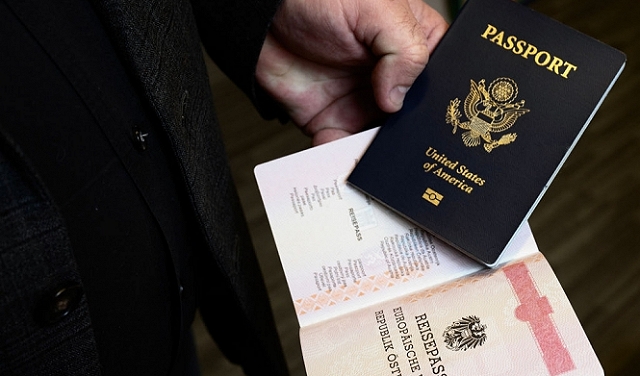 كيف تحول تجديد جواز السفر إلى كابوس للمواطنين الأميركيين؟