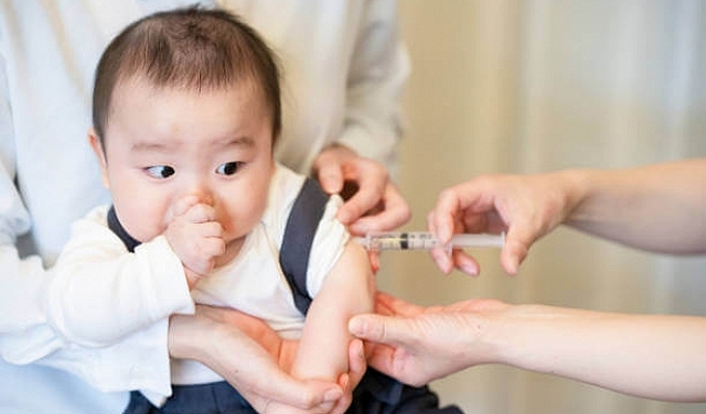 تطعيمات الأطفال: نظرة عامة على التطعيمات الموصى بها وفوائدها