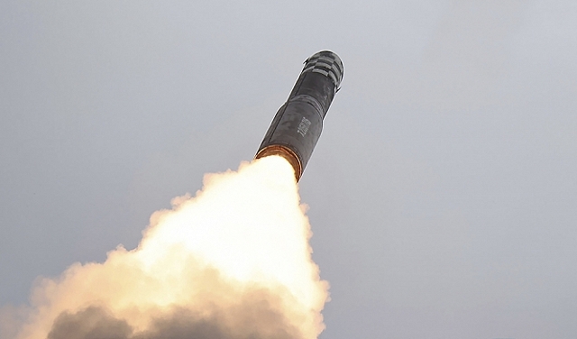 كوريا الشمالية تعلن عن تجربة صاروخ عابر للقارات