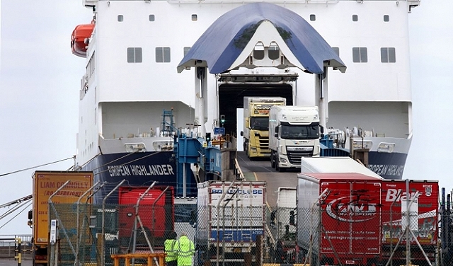 بريطانيا توقع على انضمامها إلى شراكة التجارة الحرة عبر المحيط الهادئ