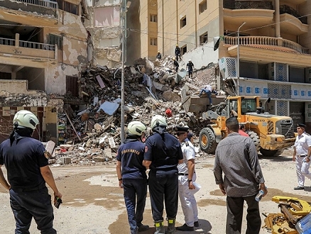 مصرع 9 أشخاص إثر انهيار عقار في القاهرة