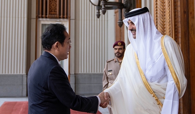 رئيس وزراء اليابان في زيارة إلى قطر