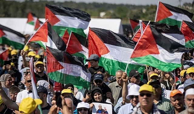 التماس للعُليا بشأن قانونيّة رفع العلم الفلسطينيّ: تعامُل الشرطة ينبع من 