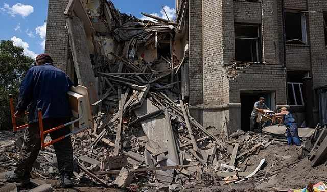 روسيا تهاجم كييف وتواصل قصف أوديسا