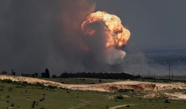 هجوم أوكراني على القرم يؤدي إلى انفجار مخزن ذخيرة وإجلاء سكان