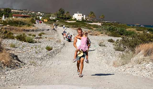 الحرائق في جزيرة رودس: أكبر عملية إجلاء سكان في اليونان على الإطلاق