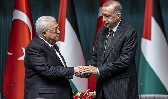 عباس في تركيا لإجراء محادثات مع إردوغان