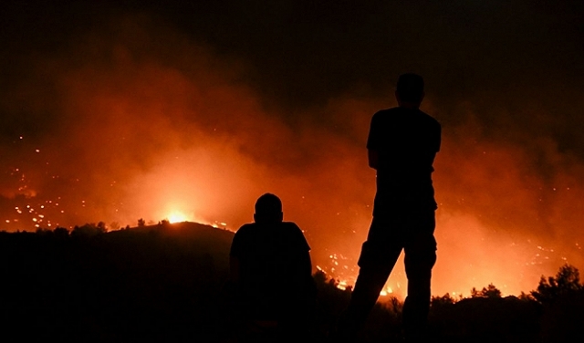 إجلاء نحو 2500 شخص من جزيرة كورفو اليونانية بسبب الحرائق
