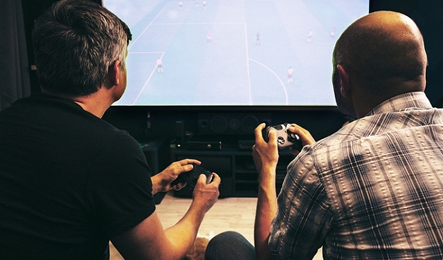 تطور أجهزة الألعاب: من Atari إلى PlayStation و Xbox