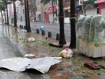 اليابان: مصرع شخص وانقطاع الكهرباء عن مئات الآلاف جراء إعصار