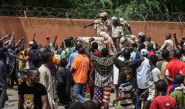 وفد من دول غرب أفريقيا في النيجر لعقد مفاوضات مع قادة الانقلاب