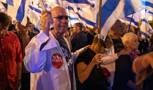 مئات الأطباء يعتزمون مغادرة إسرائيل وتحذيرات من 