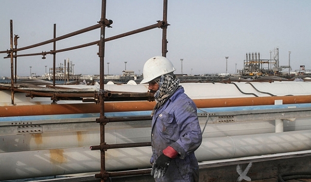 السعودية تمدد خفض إنتاج النفط لشهر إضافي