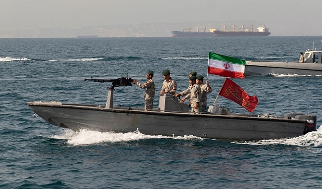واشنطن تعتزم نشر قوات على متن ناقلات نفط لردع إيران عن مصادرتها