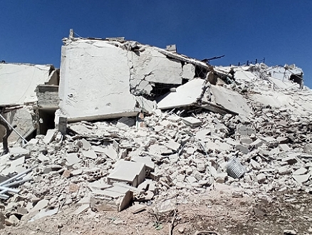 سورية: 3 قتلى بينهم امرأة وطفل في غارة روسية غرب إدلب