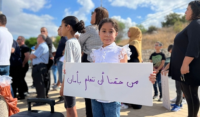 طلاب وأهال يحتجون على عدم ترميم ابتدائية مصمص