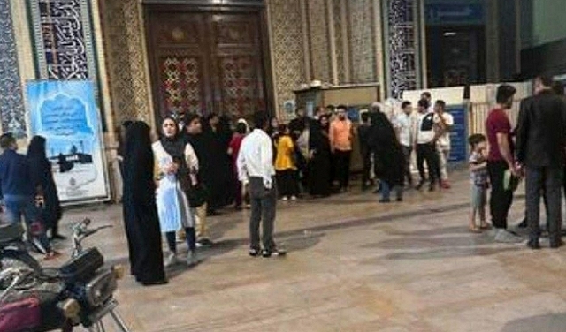إيران: أربعة قتلى في هجوم على مزار دينيّ بمدينة شيراز تبنّاه 